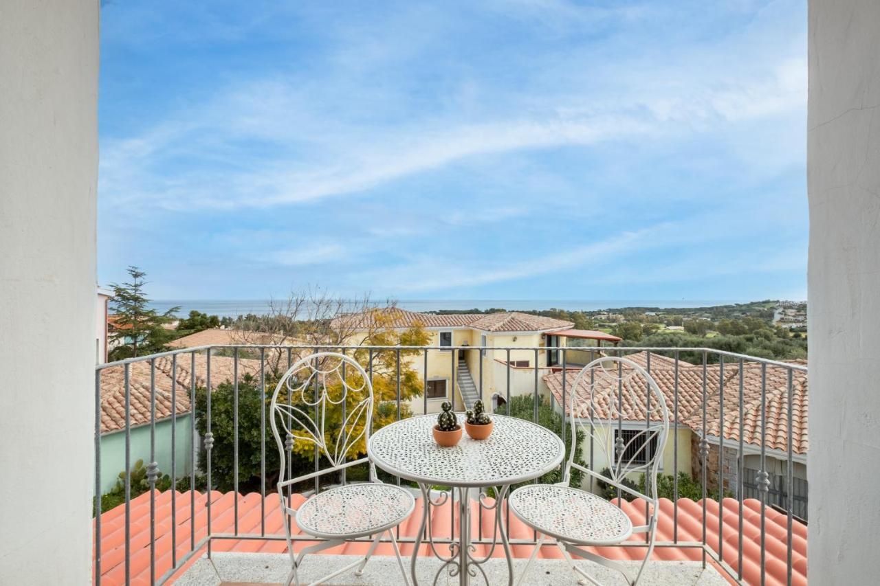 Oleandri Rossi Villa Tanaunella Luaran gambar
