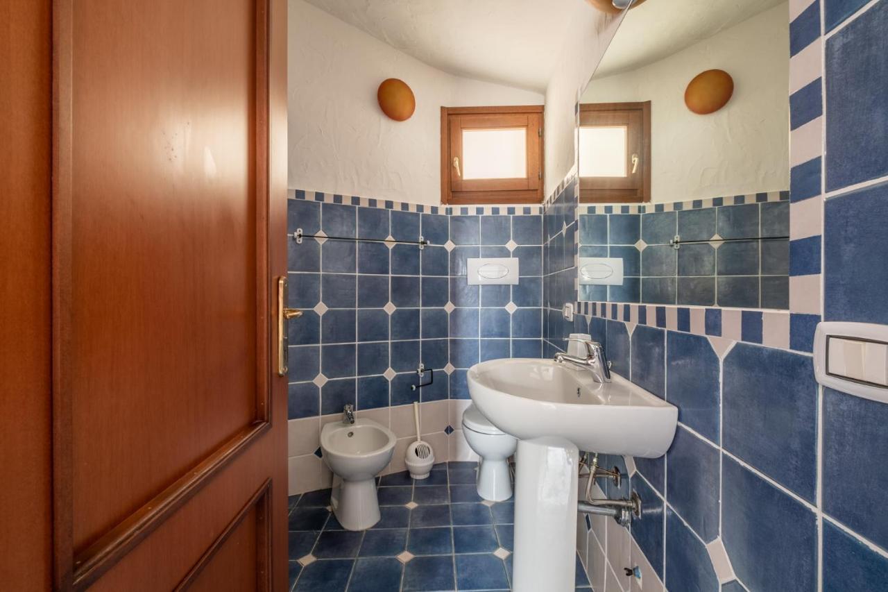 Oleandri Rossi Villa Tanaunella Luaran gambar
